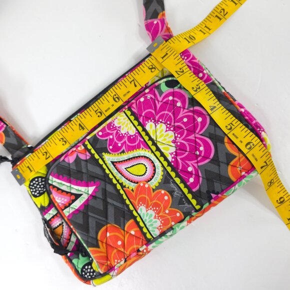 VERA BRADLEY MULTICOLOR FLORAL SMALL RECTANGLE CROSSBODY BAG LIGHTWEIGHT *EUC*.. - Picture 16 of 16